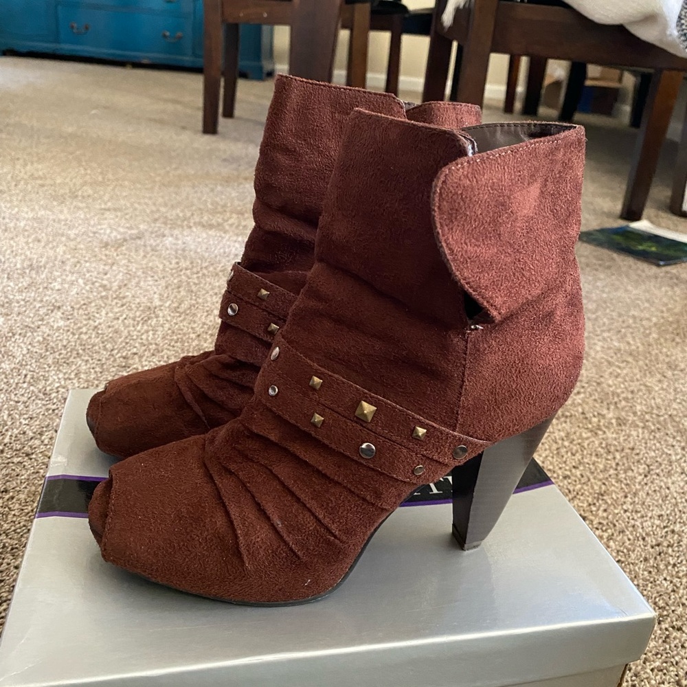 Size 6 Peep Toe Booties